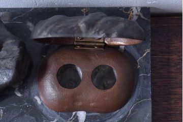 アンティーク雑貨　アンティーク　銅製　在銘　虎　ブロンズ像(置物、彫刻、動物像)