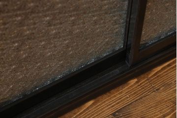 アンティーク家具　和製アンティーク　大正ロマン　プレスガラスがおしゃれなキャビネット(収納棚、戸棚)