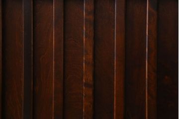 中古　北海道民芸家具　木の質感が魅力的なシックな本棚(陳列棚)(定価31万円)