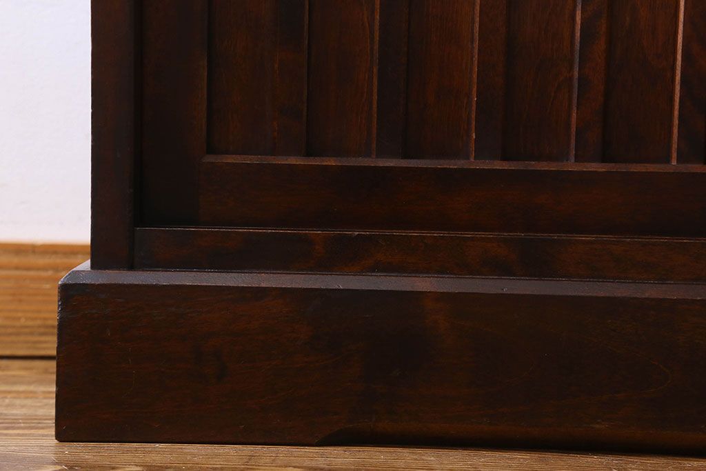 中古　北海道民芸家具　木の質感が魅力的なシックな本棚(陳列棚)(定価31万円)