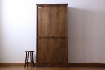 中古　北海道民芸家具　木の質感が魅力的なシックな本棚(陳列棚)(定価31万円)