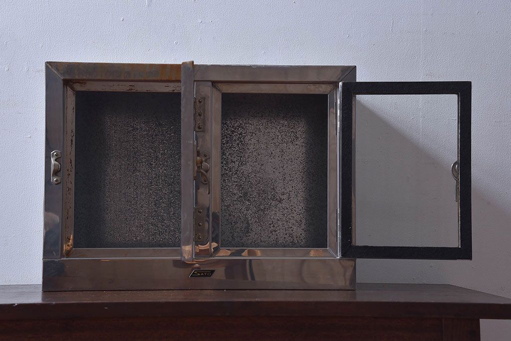 レトロ家具　昭和レトロ　SATO(佐藤産業)　小さなブリキガラスケース(ショーケース、収納箱)