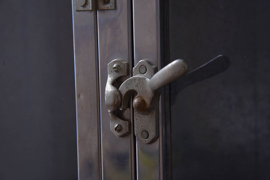 レトロ家具　昭和レトロ　SATO(佐藤産業)　小さなブリキガラスケース(ショーケース、収納箱)