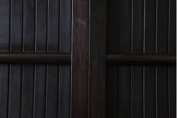 和製アンティーク　細かな縦桟が美しい平格子戸(引き戸、建具)2枚組