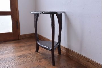 アンティーク雑貨　伝統工芸　軽井沢彫りの小振りなビンテージコーナーラック(隅棚、飾り棚)