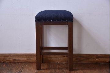 レトロ家具　昭和レトロ　古いナラ材のクッション座面角スツール(椅子、チェア)