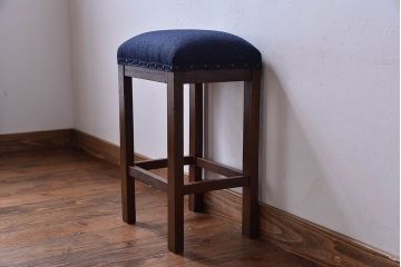 レトロ家具　昭和レトロ　古いナラ材のクッション座面角スツール(椅子、チェア)