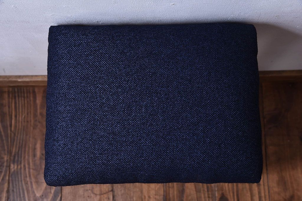 レトロ家具　昭和レトロ　古いナラ材のクッション座面角スツール(椅子、チェア)