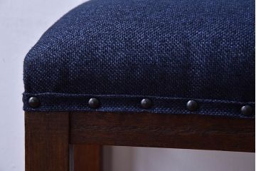 レトロ家具　昭和レトロ　古いナラ材のクッション座面角スツール(椅子、チェア)