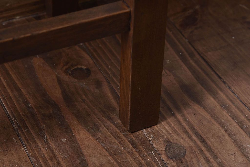 レトロ家具　昭和レトロ　古いナラ材のクッション座面角スツール(椅子、チェア)