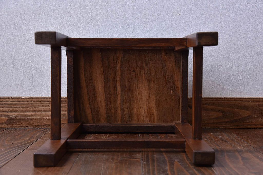 レトロ家具　昭和レトロ　古いナラ材のクッション座面角スツール(椅子、チェア)