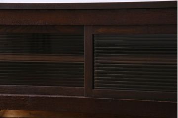 アンティーク家具　和製アンティーク　栗材　モールガラス入りの鉄脚付きローボード(TVボード、テレビボード)