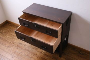 アンティーク家具　和製アンティーク　棚・脚付き　深みのある色合いの時代箪笥サイドボード(脚付きチェスト、衣装箪笥)