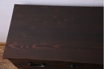 アンティーク家具　和製アンティーク　棚・脚付き　深みのある色合いの時代箪笥サイドボード(脚付きチェスト、衣装箪笥)