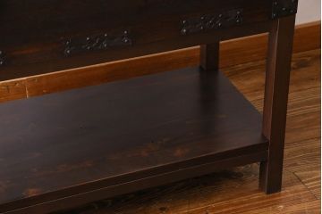 アンティーク家具　和製アンティーク　棚・脚付き　深みのある色合いの時代箪笥サイドボード(脚付きチェスト、衣装箪笥)