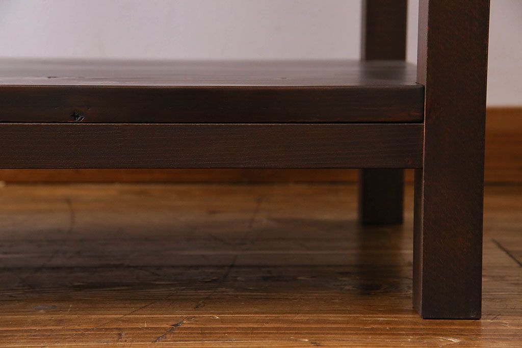 アンティーク家具　和製アンティーク　棚・脚付き　深みのある色合いの時代箪笥サイドボード(脚付きチェスト、衣装箪笥)