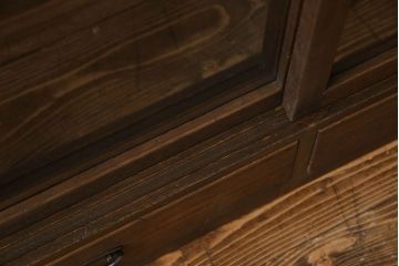 アンティーク家具　和製アンティーク　桐材の質感が味わい深いキャビネット(収納棚、戸棚)