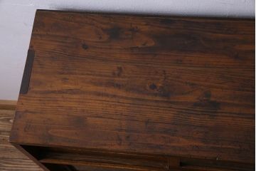 アンティーク家具　和製アンティーク　気泡ガラスがおしゃれな小振りのキャビネット(戸棚、収納棚)