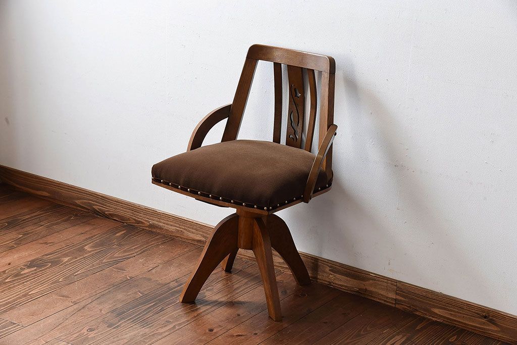 アンティーク家具　和製アンティーク　古いナラ材が使われたシックな回転イス(椅子、チェア、ワークチェア)