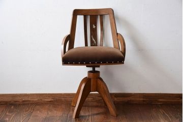 アンティーク家具　和製アンティーク　古いナラ材が使われたシックな回転イス(椅子、チェア、ワークチェア)