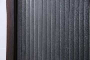 昭和レトロ　銀モールガラス入り　モダンな雰囲気のガラス戸(窓、引き戸)2枚セット