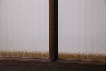 昭和レトロ　銀モールガラス入り　モダンな雰囲気のガラス戸(窓、引き戸)2枚セット