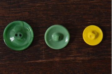 アンティーク雑貨　ビンテージ　レトロなチェコガラスボタン7個セット