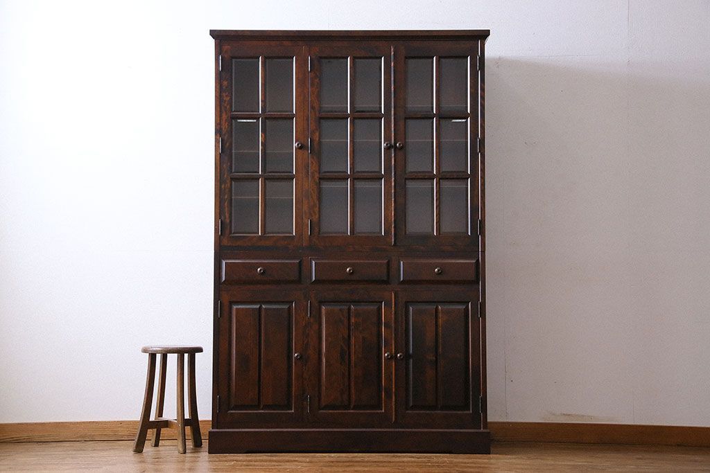 中古　美品　北海道民芸家具　HM165K　収納力抜群のシックな食器棚(カップボード、キャビネット)(定価57万円)