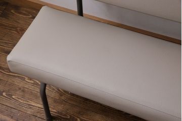 レトロ家具　レトロ　幅広のサイズが魅力的なビンテージベンチ(椅子、イス)