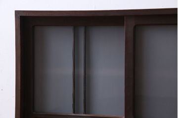 アンティーク家具　和製アンティーク　小振りなサイズが使いやすい　シックなデザインの戸棚(収納棚、本箱)
