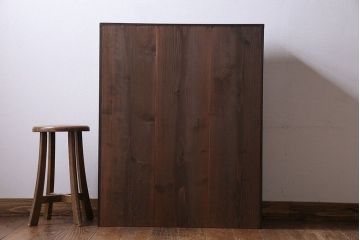 アンティーク家具　和製アンティーク　小振りなサイズが使いやすい　シックなデザインの戸棚(収納棚、本箱)