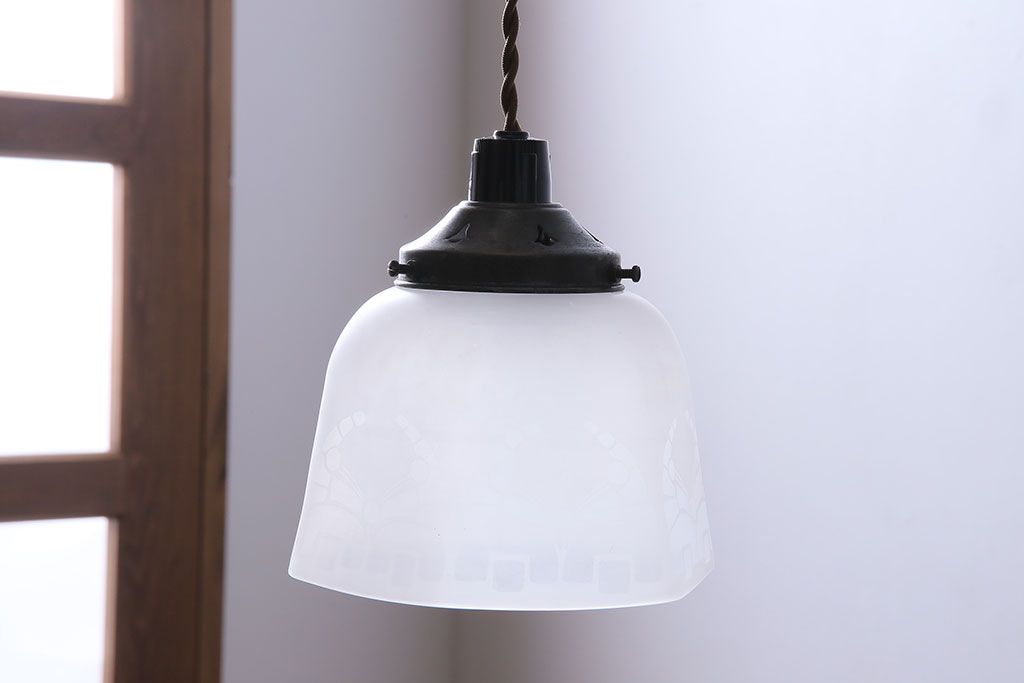 アンティーク　エッチング加工がおしゃれなシェード(天井照明、ペンダントライト)