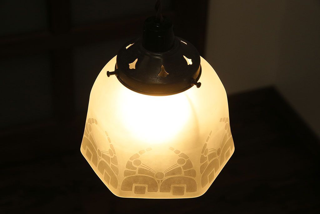 アンティーク　エッチング加工がおしゃれなシェード(天井照明、ペンダントライト)