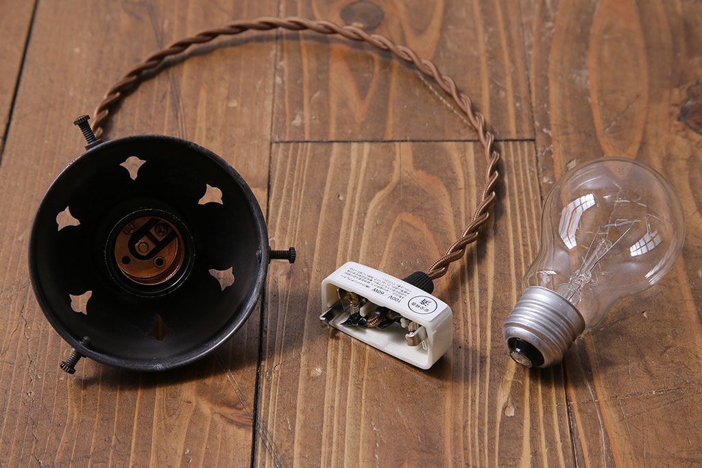 アンティーク　エッチング加工がおしゃれなシェード(天井照明、ペンダントライト)