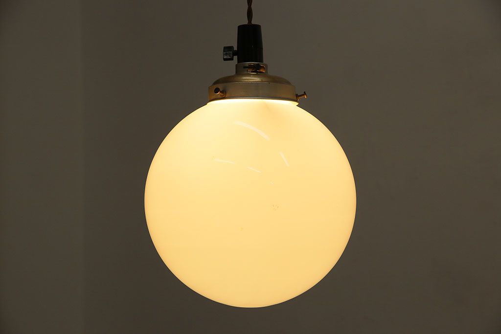 昭和レトロ　使い勝手の良いシンプルなデザインのペンダントライト(天井照明)