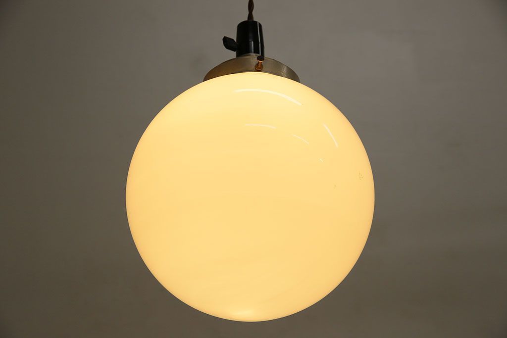 昭和レトロ　使い勝手の良いシンプルなデザインのペンダントライト(天井照明)