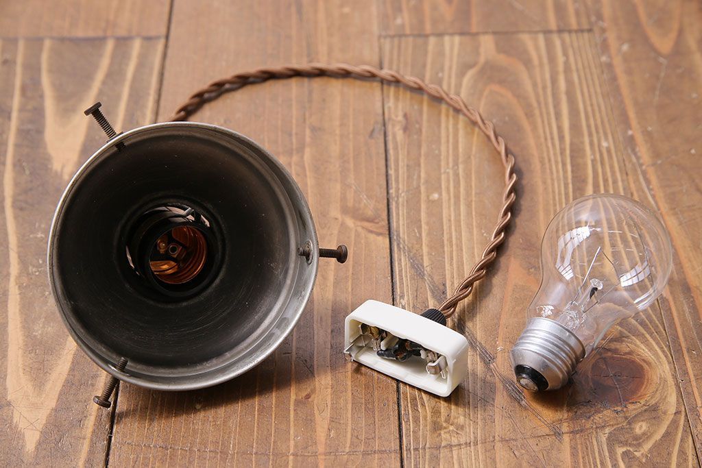 昭和レトロ　使い勝手の良いシンプルなデザインのペンダントライト(天井照明)