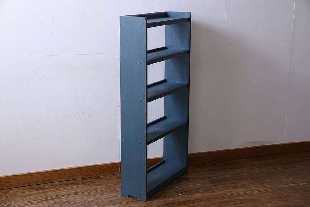 ペイント家具　落ち着いた雰囲気漂う細身の本棚(飾り棚、陳列棚)