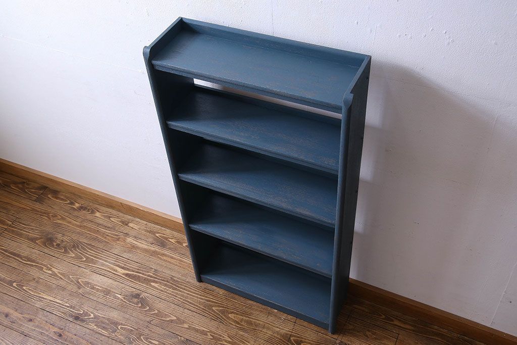 ペイント家具　落ち着いた雰囲気漂う細身の本棚(飾り棚、陳列棚)