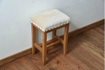 レトロ家具　昭和レトロ　古いケヤキ材のシンプルなクッションスツール(椅子、チェア)