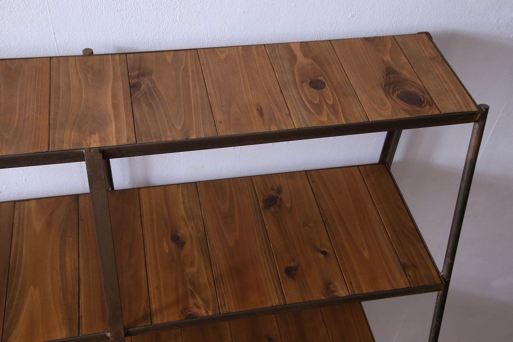 ラフジュオリジナル メンズライクの台形アイアンラック(飾り棚、陳列棚)