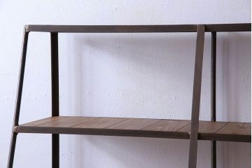 ラフジュオリジナル メンズライクの台形アイアンラック(飾り棚、陳列棚)