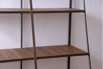 ラフジュオリジナル メンズライクの台形アイアンラック(飾り棚、陳列棚)