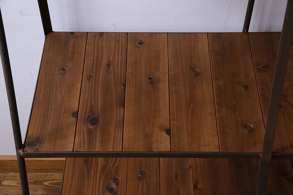 ラフジュオリジナル メンズライクの台形アイアンラック(飾り棚、陳列棚)