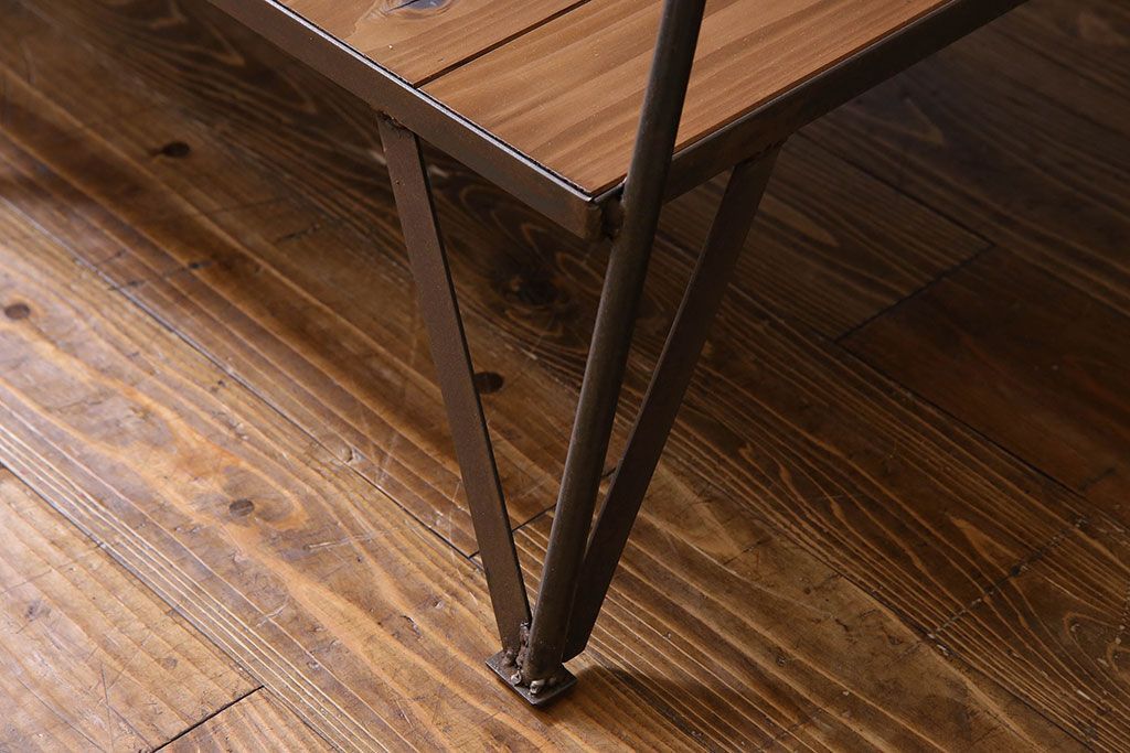 ラフジュオリジナル メンズライクの台形アイアンラック(飾り棚、陳列棚)