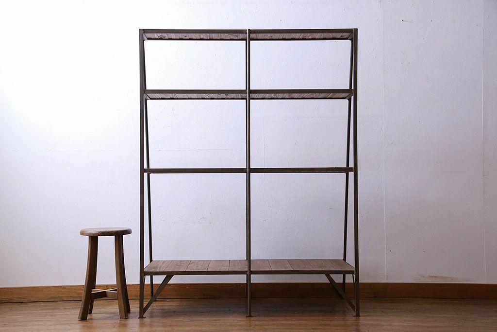 ラフジュオリジナル メンズライクの台形アイアンラック(飾り棚、陳列棚)