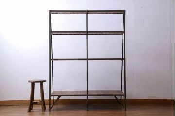 ラフジュオリジナル メンズライクの台形アイアンラック(飾り棚、陳列棚)