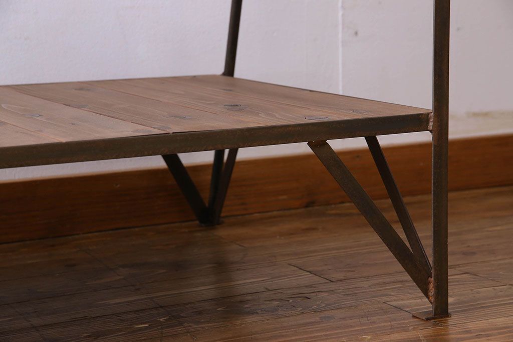 ラフジュオリジナル メンズライクの台形アイアンラック(飾り棚、陳列棚)