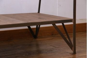 ラフジュオリジナル メンズライクの台形アイアンラック(飾り棚、陳列棚)