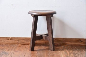 アンティーク雑貨　和製アンティーク　古いナラ材の木製スツール(丸椅子、チェア、花台)(1)